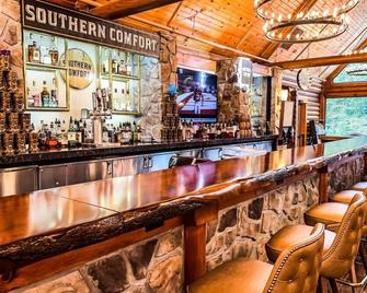 Cozy 2 bed & 2 bath unit in Westgate Smokey Mtn. Resort & Water park.\nSleeps 6 - Gatlinburg - Bar
