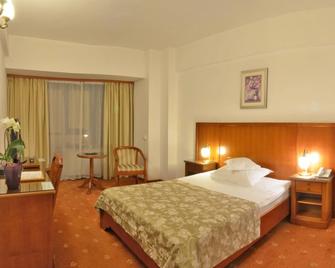 Hotel Emma West - Craiova - Habitación