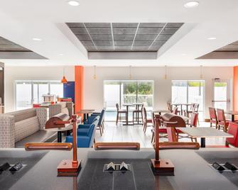 Holiday Inn Express & Suites Spring Hill - Spring Hill - Restaurante