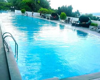 Hotel Griya Sintesa - Manado - Piscine