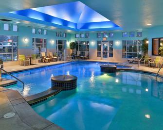 Comfort Suites Airport Tukwila Seattle - Tukwila - Piscina
