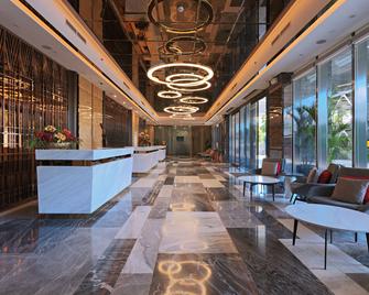 Best Western Plus Metro Clark - Angeles City - Lobby