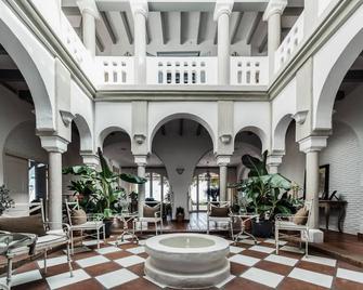 B Bou Hotel Cortijo Bravo - Vélez-Málaga - Patio