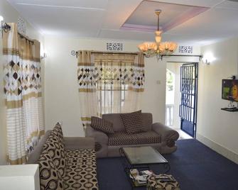 Swahili Home Stay - Arusha - Living room