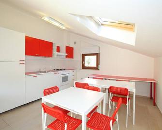 Moon River Guest House - Pescara - Cocina