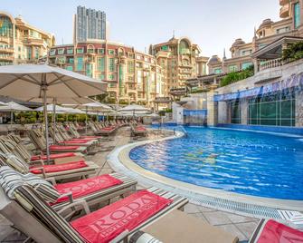 Roda Al Murooj Residences - Dubai - Pool