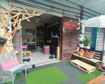 Pak-Inn Hostel Hat Yai - Hat Yai - Innenhof