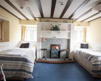 Barons Court Hotel - Wolverhampton - Bedroom