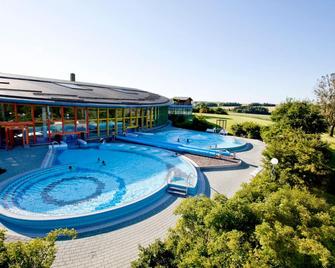 Hotel Weißes Roß - Marienberg - Zwembad