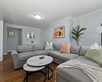 The Princeton Boston Luxurious Apartment - New! - Near Downtown Boston, Airport - Boston - Olohuone