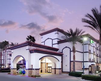 Holiday Inn Express & Suites Ontario Airport - Ontario - Edificio
