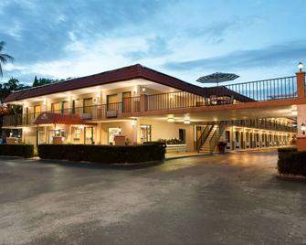 Days Inn Clearwater/Central - Clearwater - Building