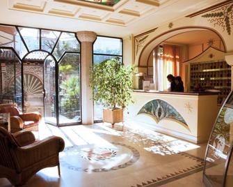 iH Hotels Milano Regency - Milan - Front desk