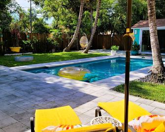 Charming Beach Bungalow in Fort Lauderdale - Fort Lauderdale - Kolam