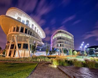 Sound Garden Hotel Airport - Warsaw - Toà nhà