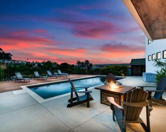 Luxury Pool Haven: Stunning Scenic Views - ซานดีเอโก - สระว่ายน้ำ