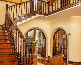 Best Western Plus Hotel Stofella - Guatemala City - Lobby
