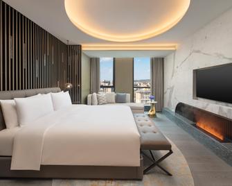 Doubletree By Hilton Kunming Airport - Kunming - Schlafzimmer