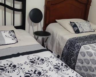 Apartment With 24 Hour Security - Bogotá - Habitación