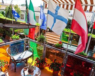 Bed And Breakfast Libano - Viareggio - Balkon