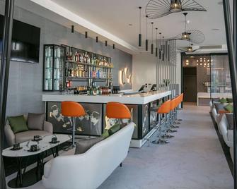 Spark by Hilton Luton - Luton - Bar