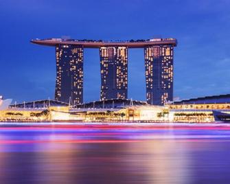 Hotel 81 Rochor - Singapore - Building