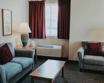 Carson City Plaza Hotel - Carson City - Wohnzimmer