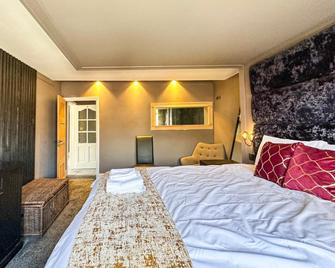 Beautiful Detached Villa - Jacuzzi Bath - Parking - Mánchester - Habitación