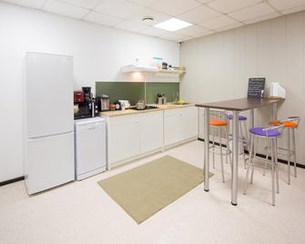 Z Hostel - Irkutsk - Phòng bếp