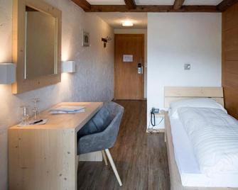 Hotel Alphorn - Gstaad - Habitación