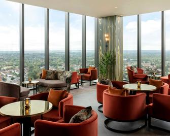 Hilton Woking - Woking - Lounge