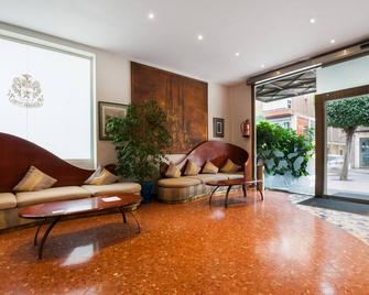 Hotel Gaudí - Reus - Sala de estar
