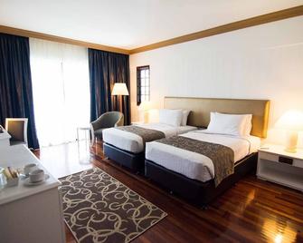Mines Beach Resort Hotel - Seri Kembangan - Bedroom