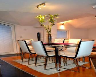 Comfort Deluxe Kosmos Apartments - Ohri - Yemek odası