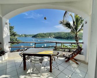 Hotel Villas Fandango - La Crucecita - Balcony