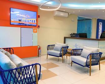 Luds Comfort Hotel - Ponta Grossa - Front desk