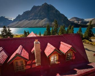The Lodge at Bow Lake - Lake Louise