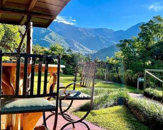 Hotel de Montaña El Pelicano - Herradura - Innenhof