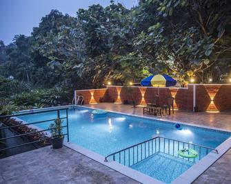 Spice Jungle Resort - Munnar - Alberca