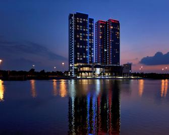 ibis Abu Dhabi Gate - Abu Dhabi - Building