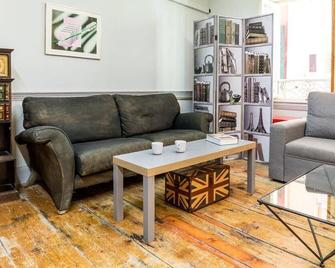 Pentofanaro Central Studio - Corfu Cozy Getaway - 科孚 - 客廳