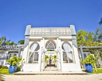 Ile Des Deux Cocos - Blue bay - Building