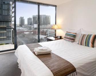 Inner Melbourne Serviced Apartments - Melbourne - Bedroom