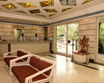 Hotel Atithi - Mumbai - Front desk