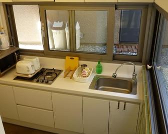 Inside Busan Hostel - Pusan - Kuchnia