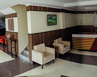 Urban Park Suites Hotel - Kigali - Rezeption