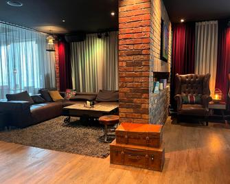 B&B HOTEL Derby - Derby - Living room