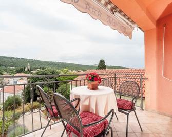 Holiday apartment Adriatic Sea at only 50 m - Božava - Balcón
