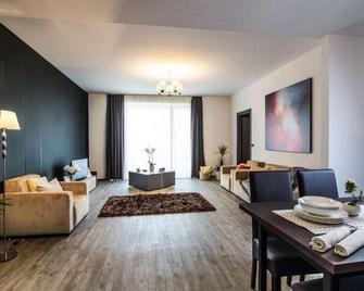 Silver Mountain Resort & Spa - Poiana Brașov - Living room