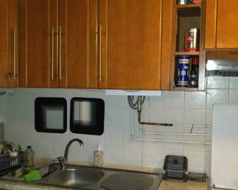 Room in House - 2 floors 2 bedrooms near Central Station - Amberes - Cocina